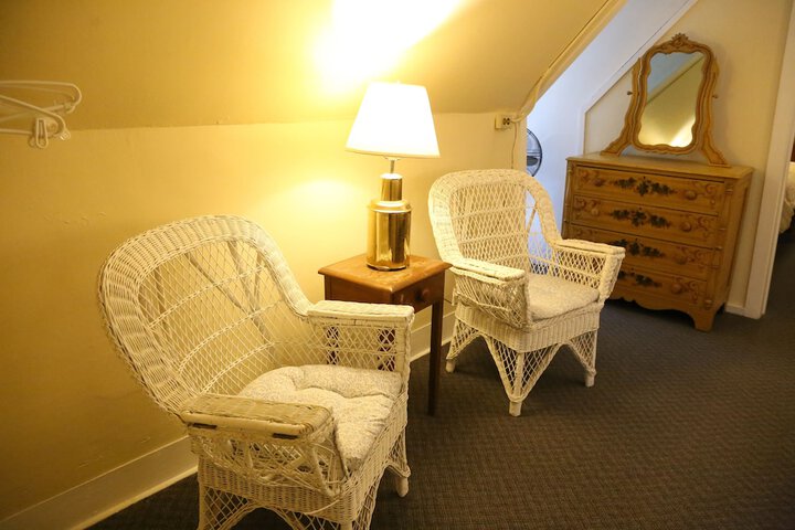 Room 49 of 165