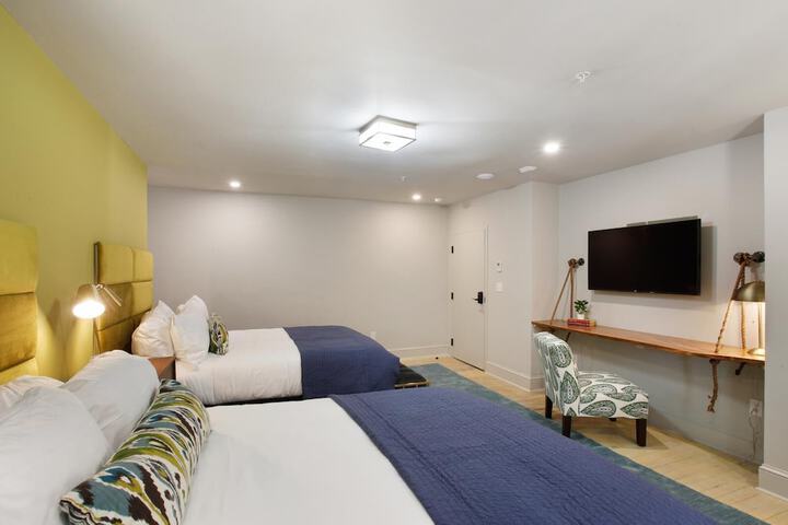 Room 29 of 164