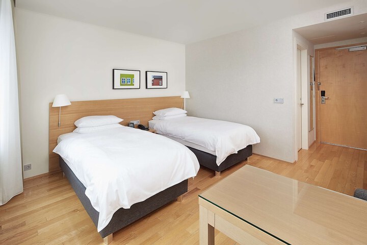 Room 36 of 119