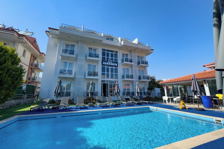 Hotel Exterior 54 of 64