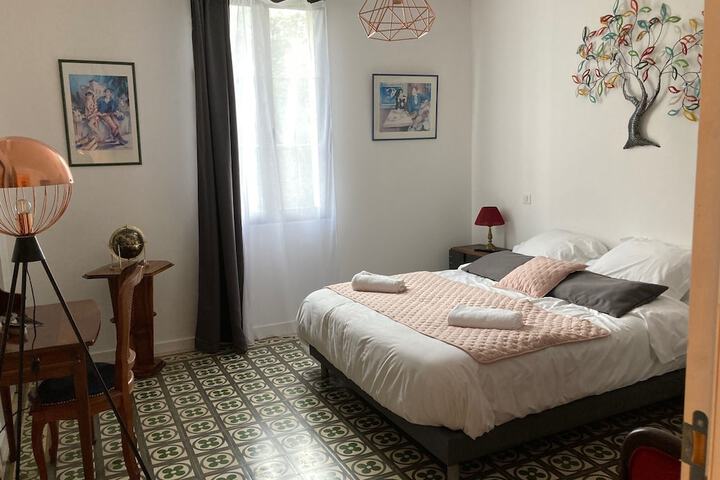 Room 6 of 16