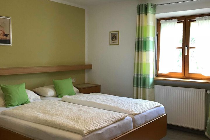 Room 2 of 29
