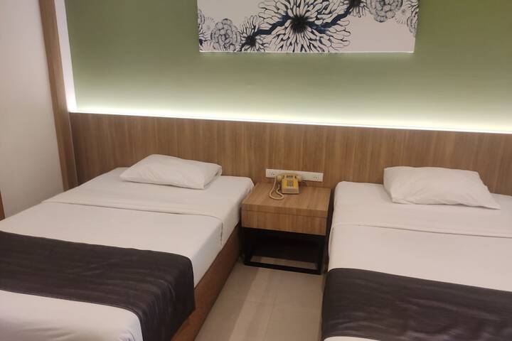 Room 3 of 10