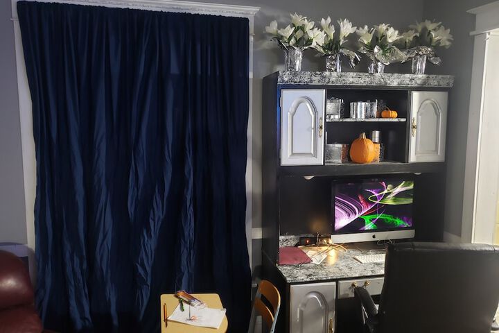 Room 8 of 12