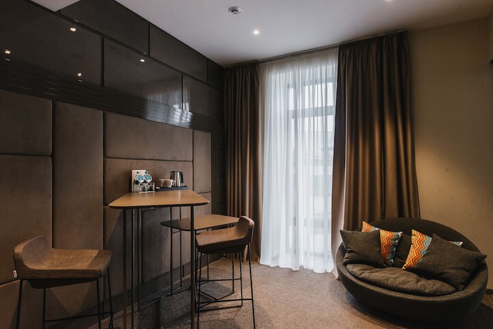 Room 48 of 112