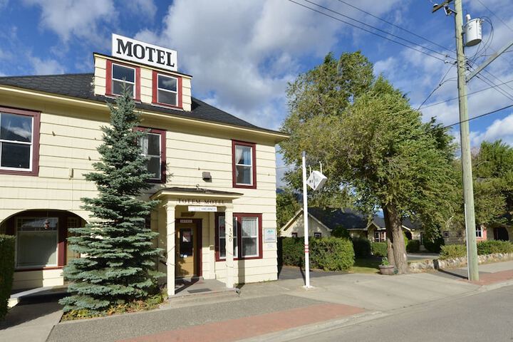 Totem Motel