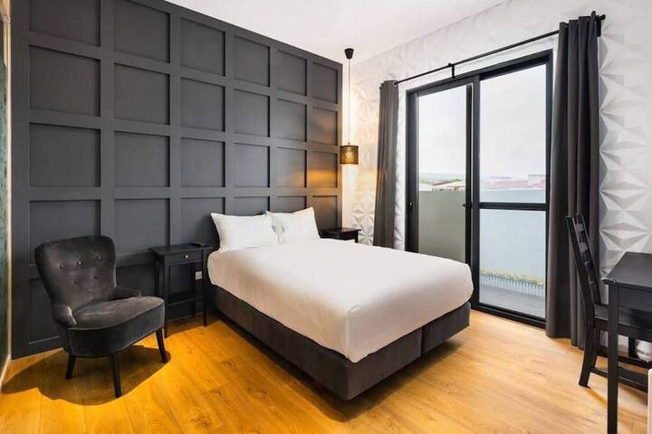 Room 19 of 313