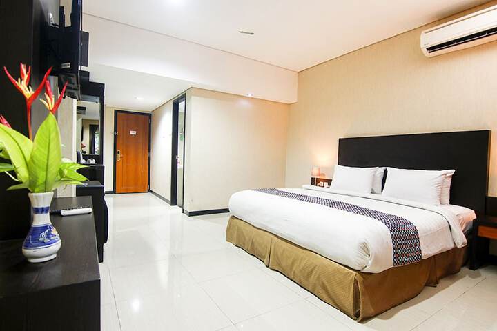Room 4 of 18
