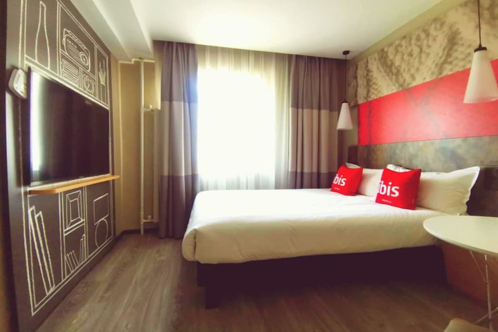 Room 4 of 27