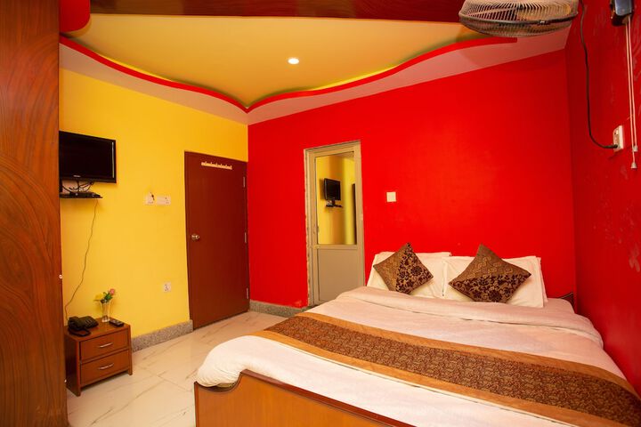 Room 12 of 26
