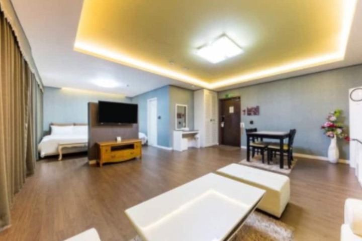 Room 20 of 38