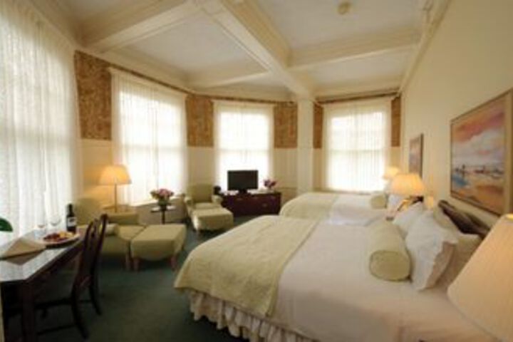 Room 34 of 73