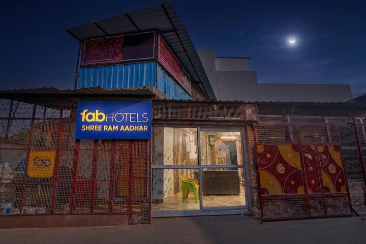 Exterior of FabHotel Shree Ram Aadhar