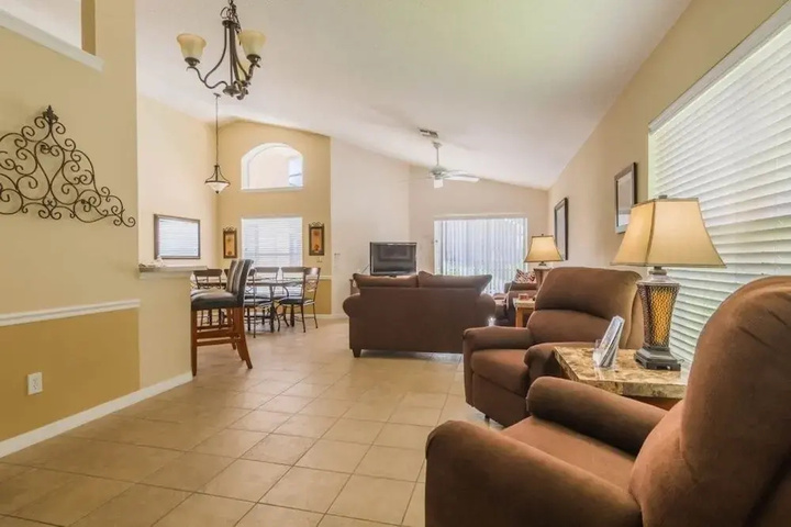 Lesas Solana Resort Vacation Home 4 Bedroom Home by Redawning