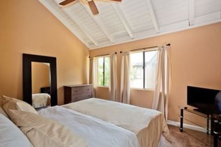 Room 4 of 24