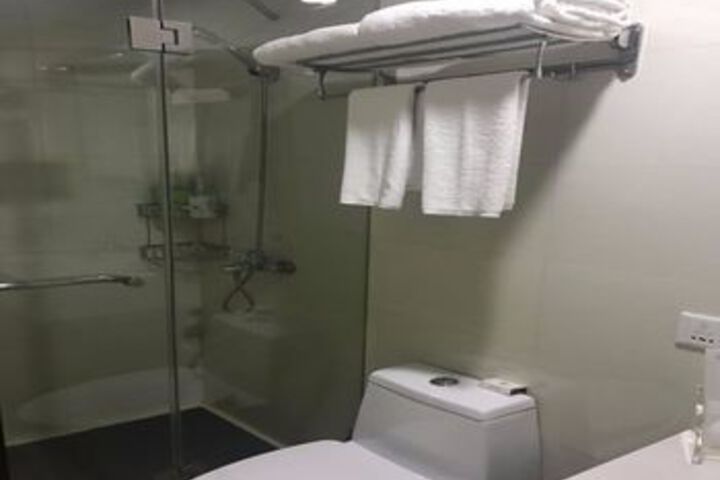 Room 2 of 17