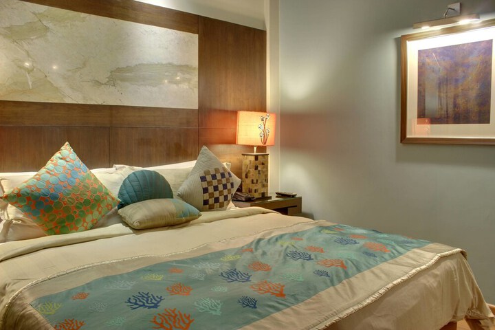 Room 10 of 36