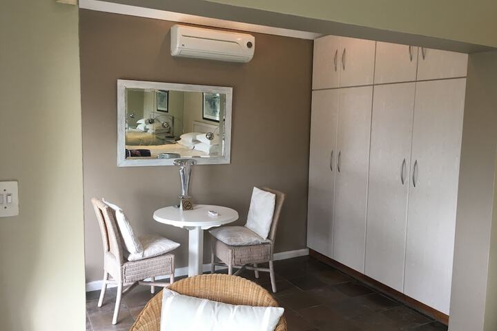 Room 6 of 26