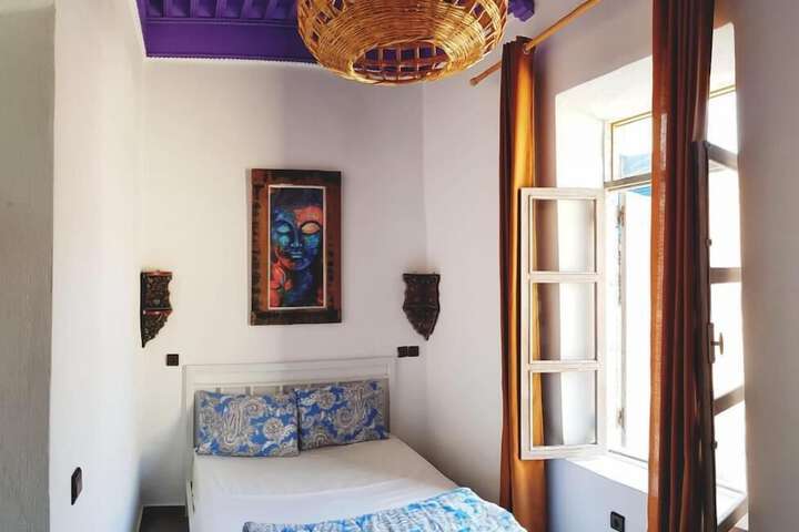 Room 10 of 27