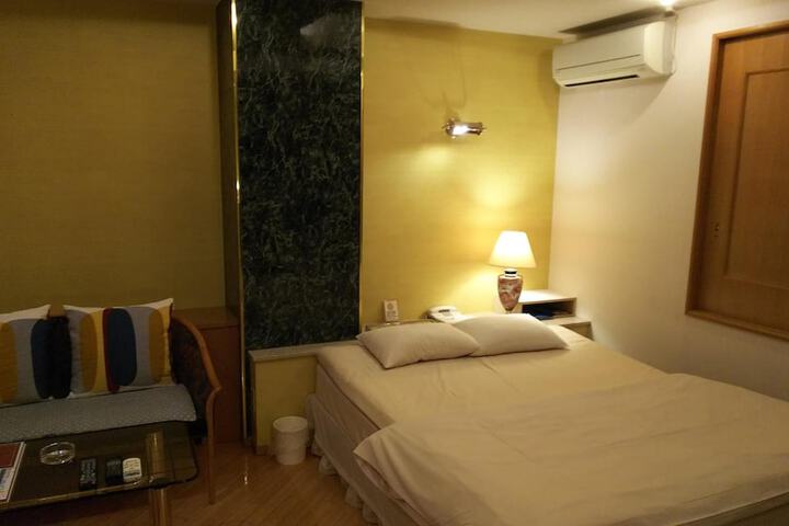 Room 7 of 43