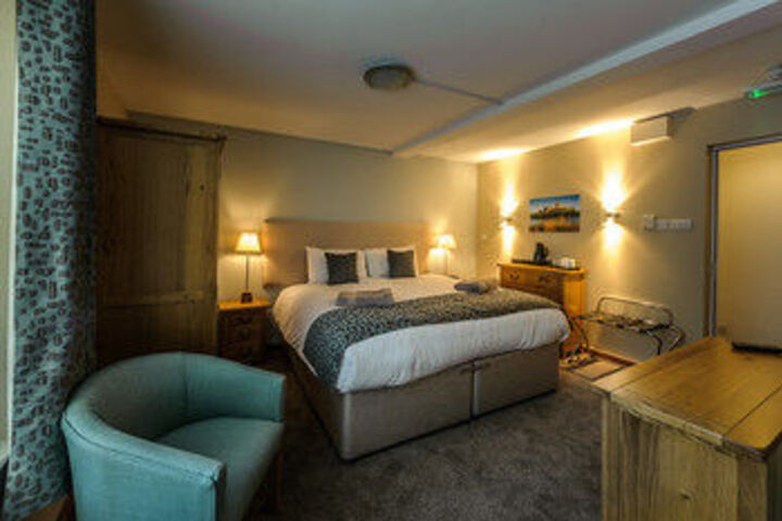 Room 18 of 25