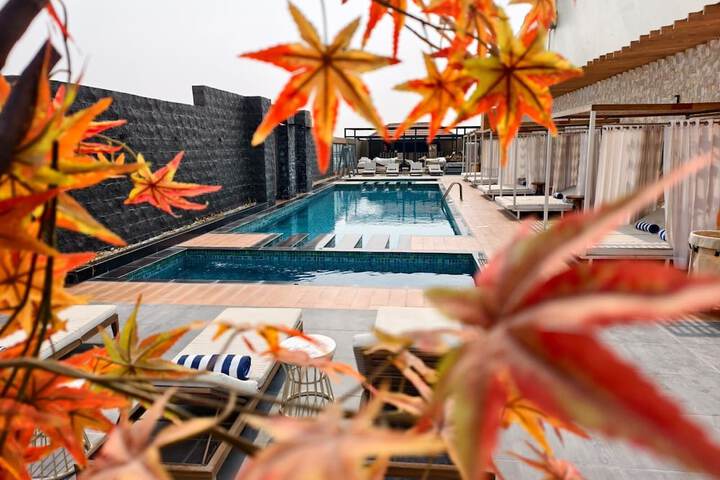 Pool 30 of 62