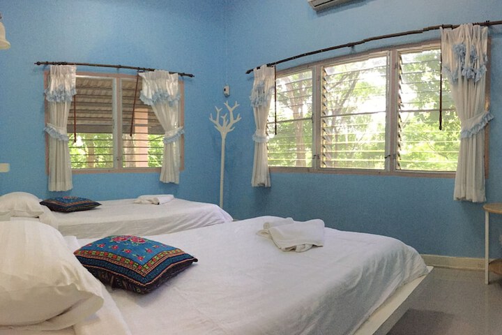 Room 14 of 37