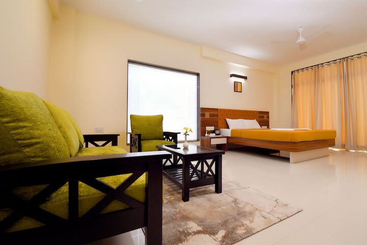 Room 4 of 86