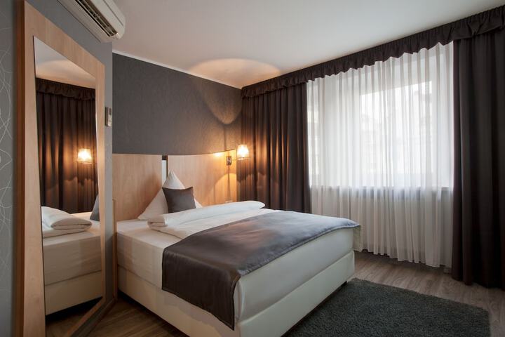 Room 9 of 62