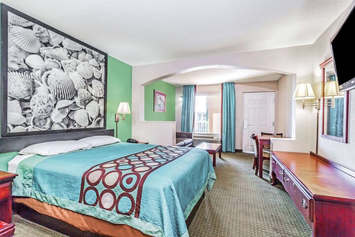 1 King Bed (1 of 9)