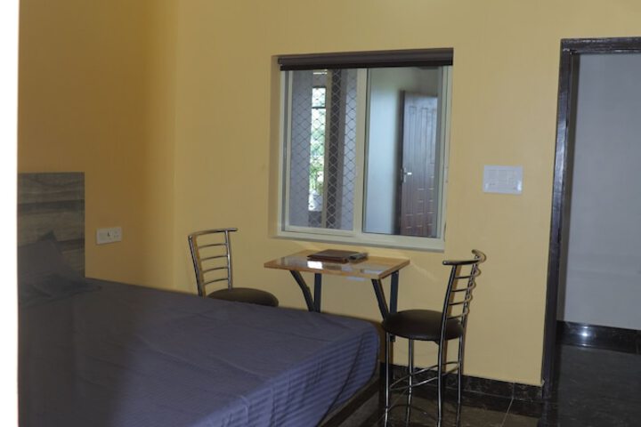 Room 3 of 8