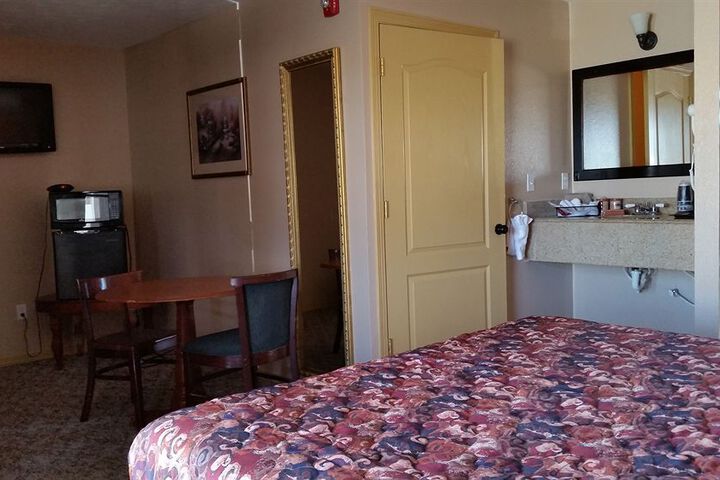 Room 8 of 47
