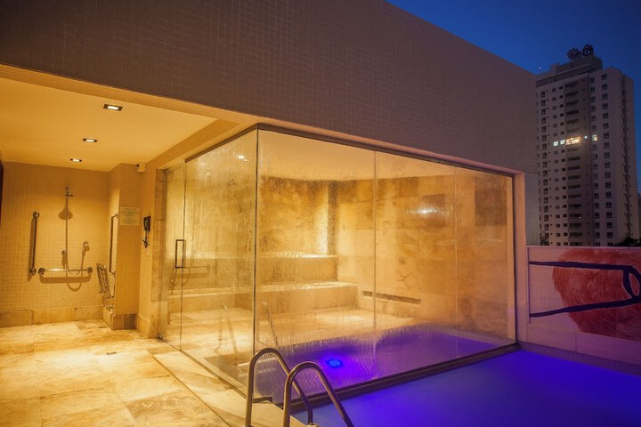 Pool Hotel