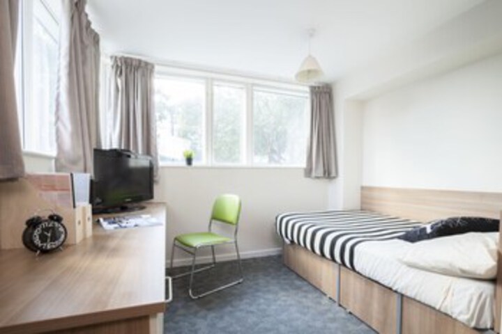 Room 15 of 18