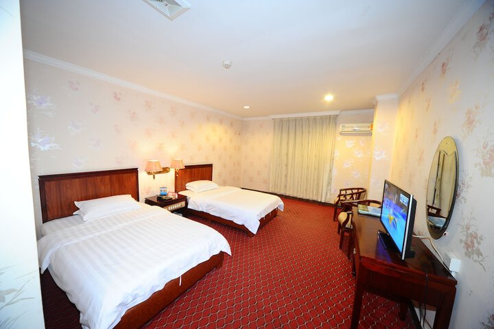Room 7 of 28