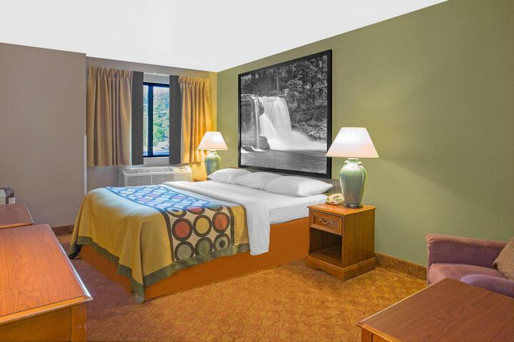 1 King Bed Suite (5 of 34)