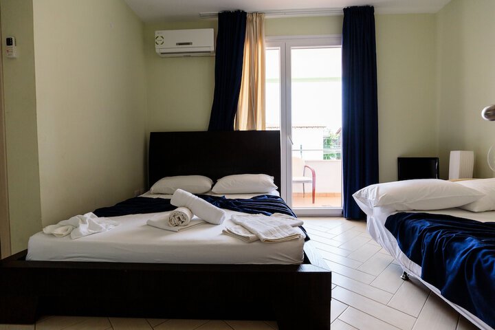 Room 16 of 87
