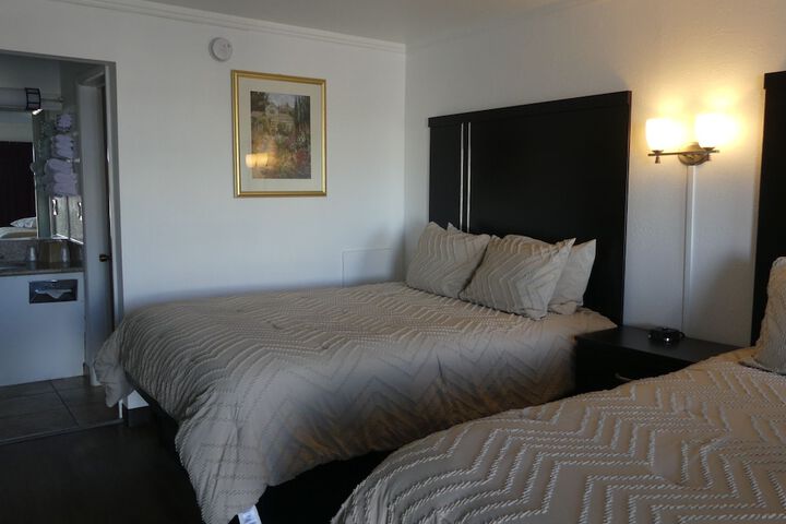 Room 27 of 52