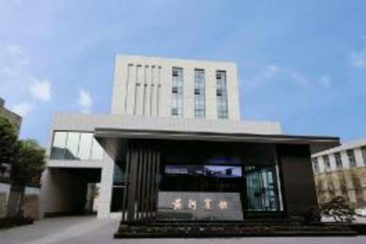 Huanghe Hotel