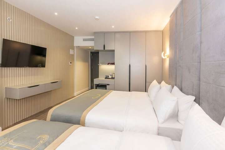Room 44 of 74