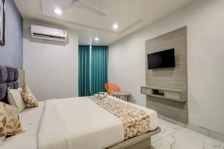 Room 27 of 34