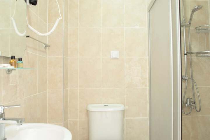 Room 8 of 15