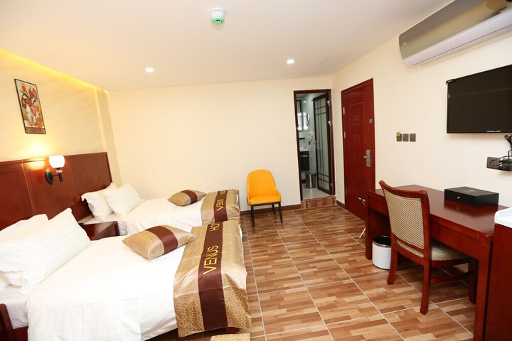 Room 18 of 45