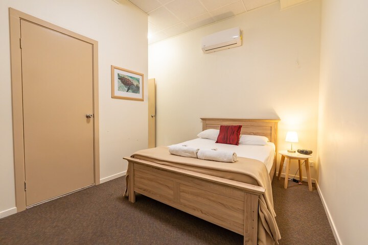 Room 3 of 27