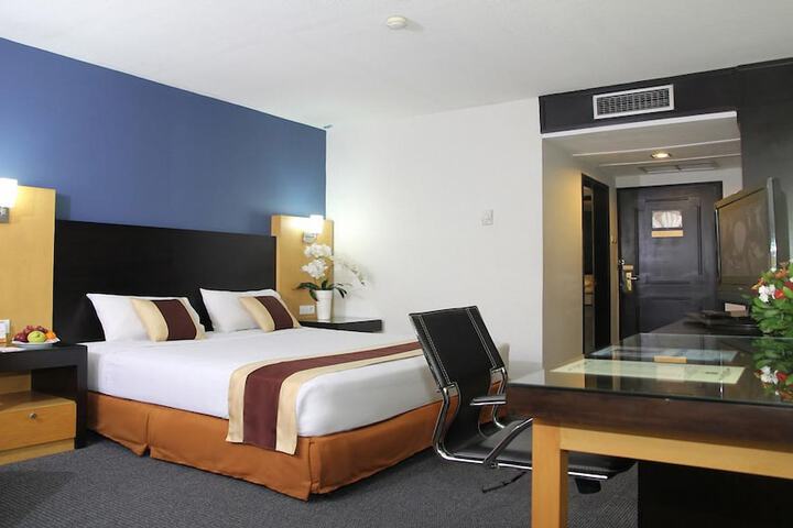 Room 11 of 50