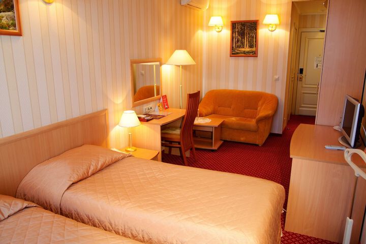 Room 8 of 79