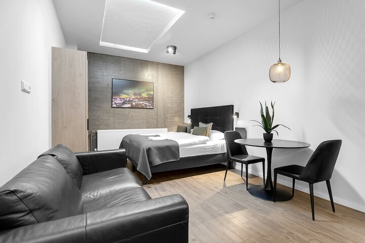 Room 33 of 62