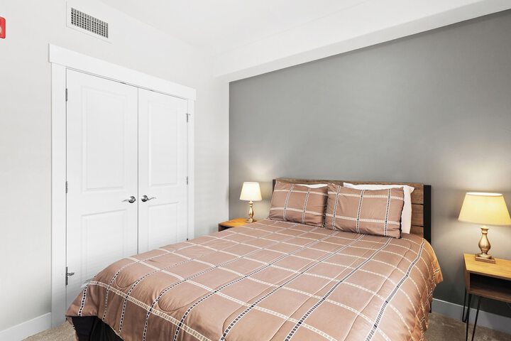 Room 38 of 142