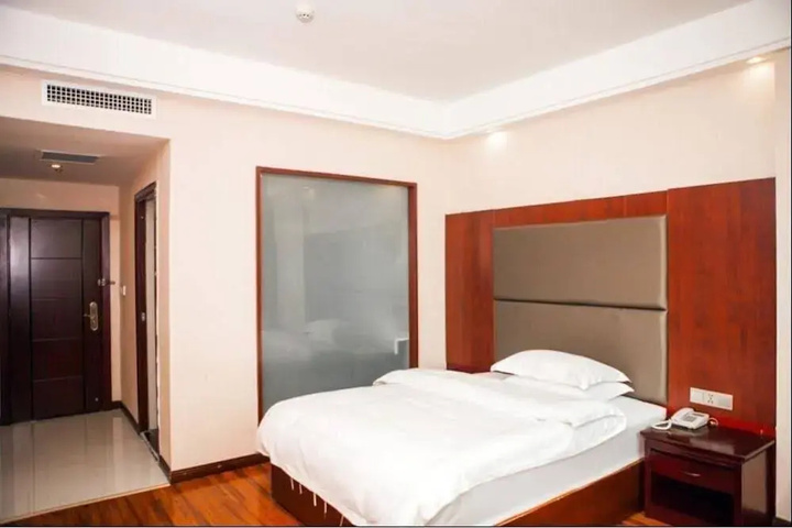 Room 14 of 14