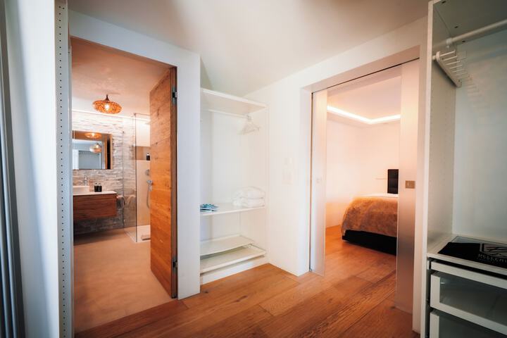 Room 49 of 102